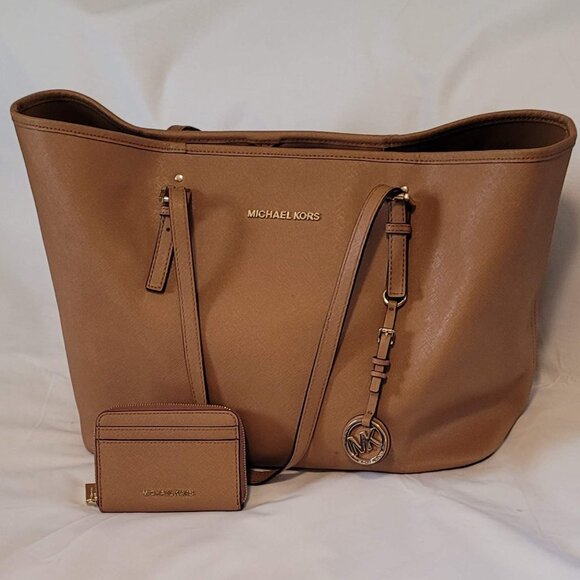 Michael Kors Brown Jet Set Travel Safiano handbag  NWOT   & Jet Set Wallet - Picture 1 of 8